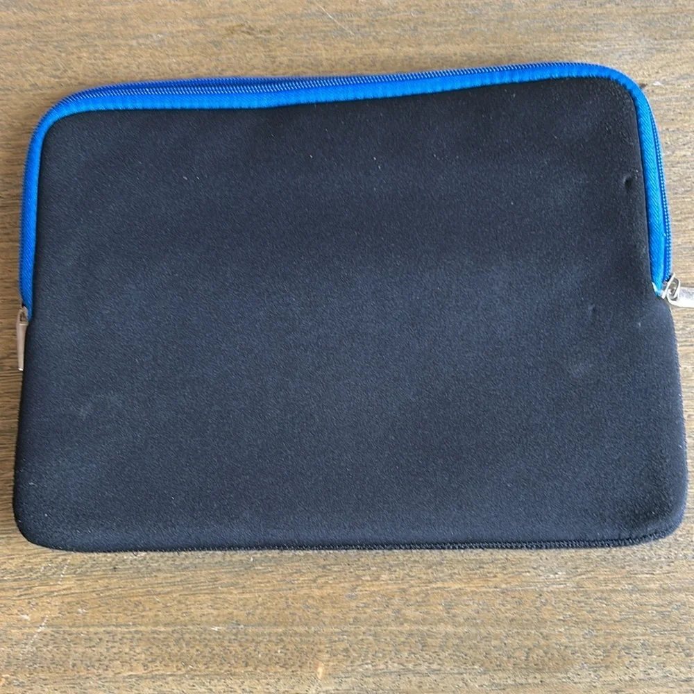 Unbranded Blue and Black Padded Tablet Protector Sleeve.